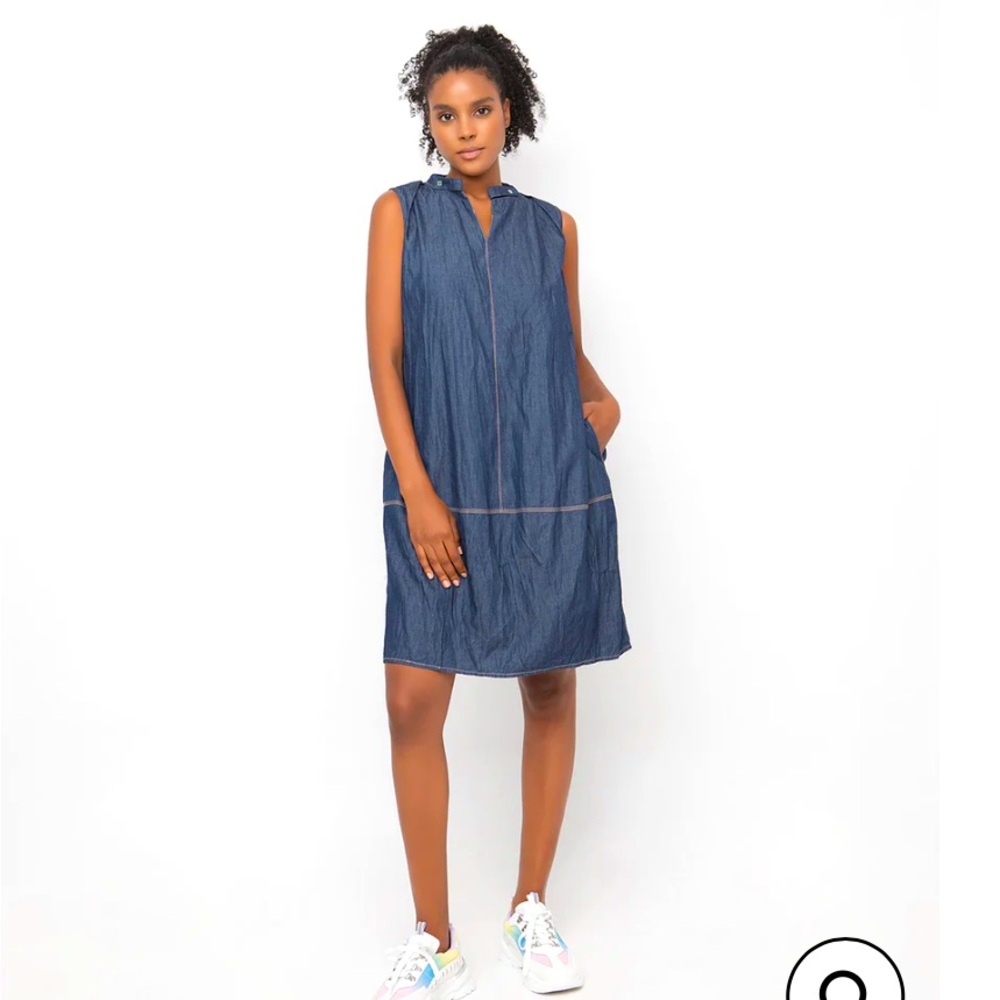 OZAI N KU CRINKLE SHIFT DRESS, DENIM M